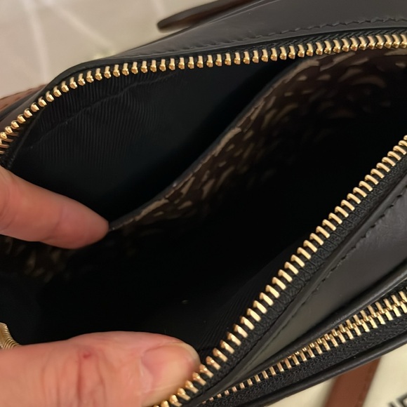 🔥🔥🔥Authentic Burberry TB camera bag 💼 - Picture 8 of 15